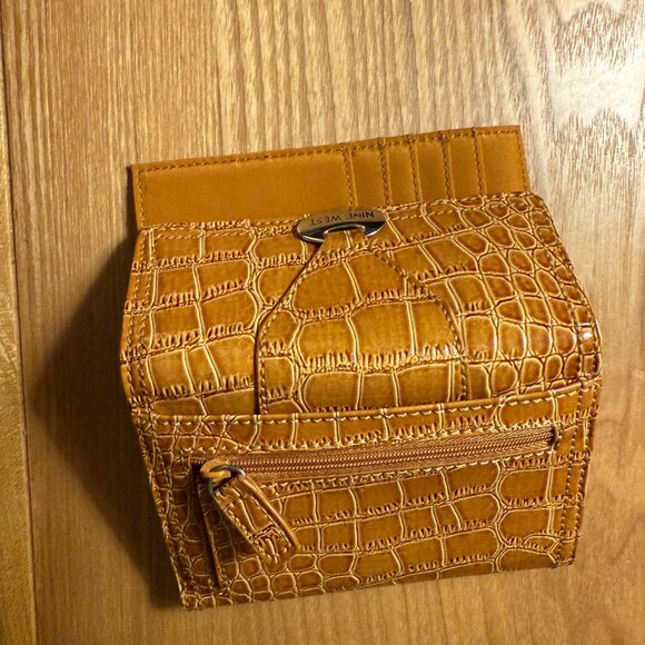 NINE WEST LT BROWN CROCODILE EMBOSSED ORGANIZER WALLET - Picture 3 of 5